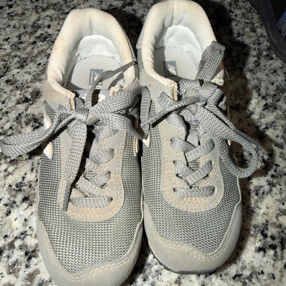 New Balance 515 Boy Sneaker Shoes 12 Gray Comfort Foam Casual Lace Up Footwear